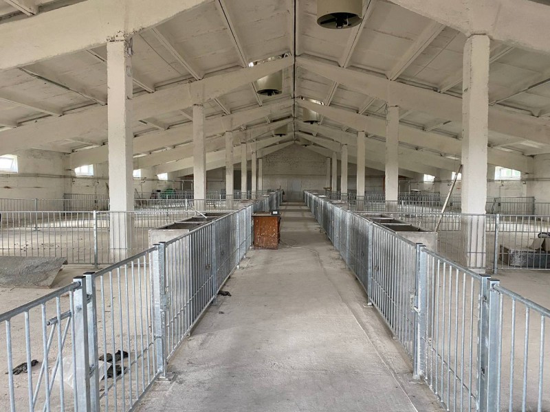 Reconstruction of a dairy farm for a pig farm